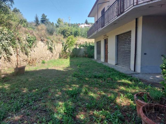 Villa Indipendente in vendita a Castelfranco Piandiscò, Toscana