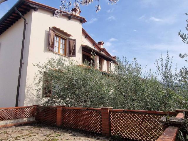 Villa Indipendente in vendita a Castelfranco Piandiscò, Toscana