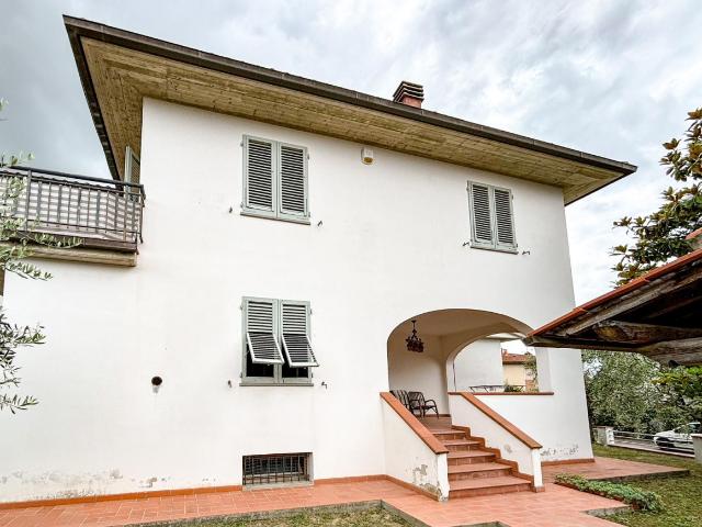 Villa Indipendente in vendita a Castelfranco Piandiscò, Toscana
