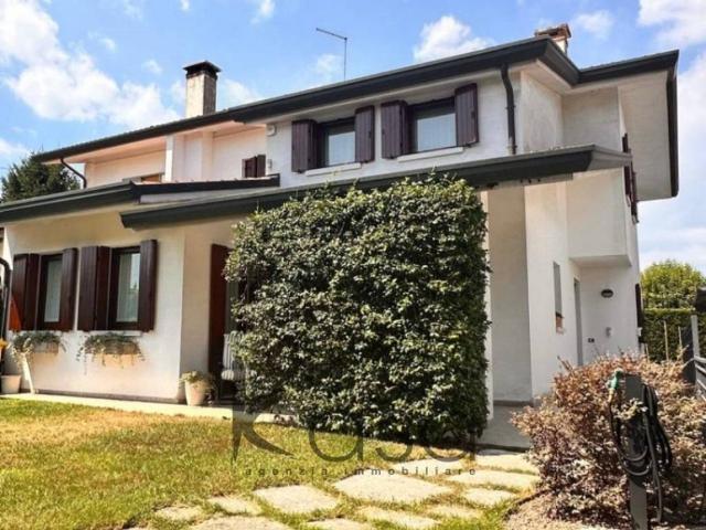 Villa Indipendente in vendita a Castelfranco Veneto, Veneto
