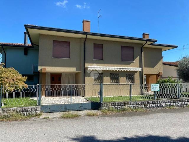 Villa Indipendente in vendita a Castelfranco Veneto, Veneto