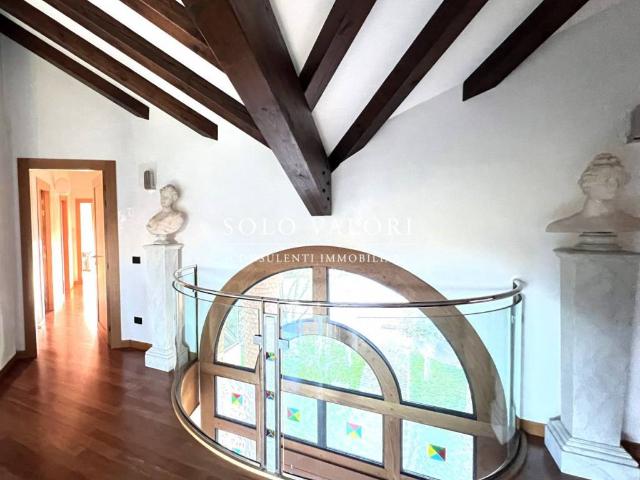 Villa Indipendente in vendita a Castelfranco Veneto, Veneto