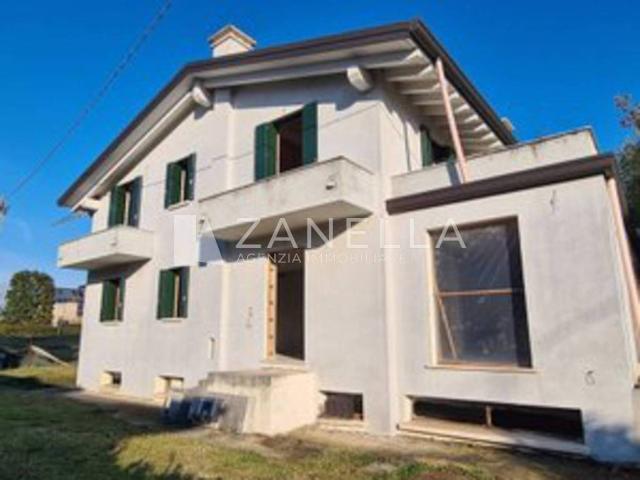 Villa Indipendente in vendita a Castelfranco Veneto, Veneto