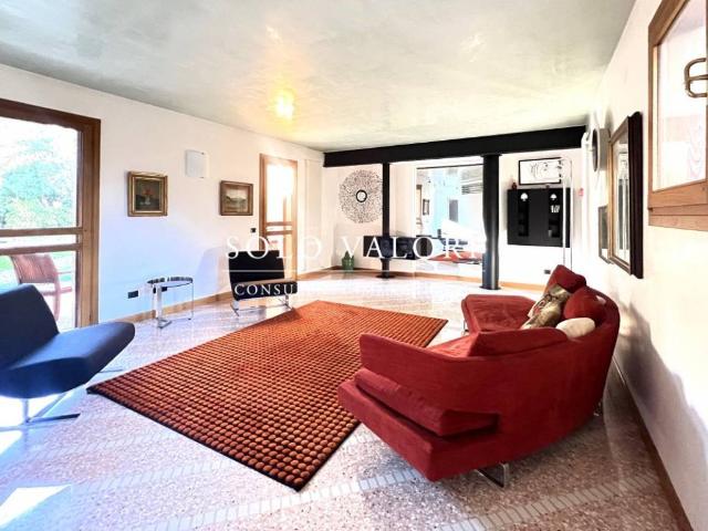 Villa Indipendente in vendita a Castelfranco Veneto, Veneto