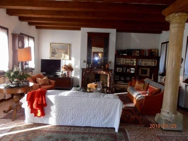 Villa Indipendente in vendita a Castelfranco Veneto, Veneto