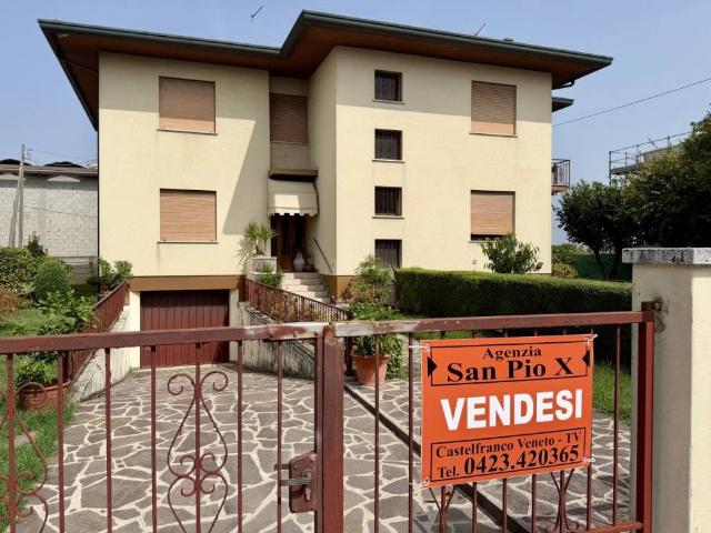 Villa Indipendente in vendita a Castelfranco Veneto, Veneto