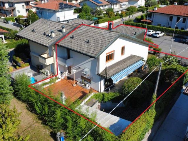 Villa Indipendente in vendita a Castelfranco Veneto, Veneto