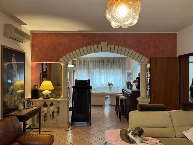 Villa Indipendente in vendita a Castelgomberto, Veneto