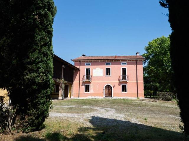 Villa Indipendente in vendita a Castelgomberto, Veneto