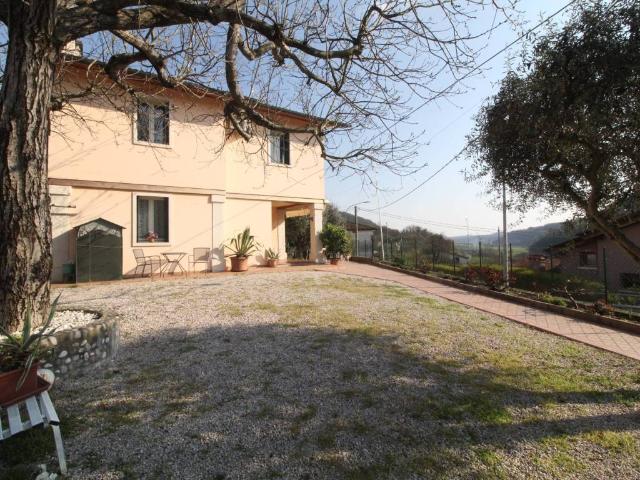 Villa Indipendente in vendita a Castelgomberto, Veneto