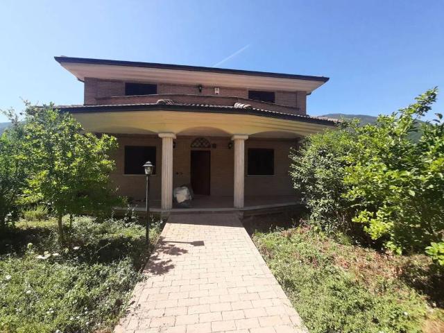 Villa Indipendente in vendita a Pescocanale, Capistrello