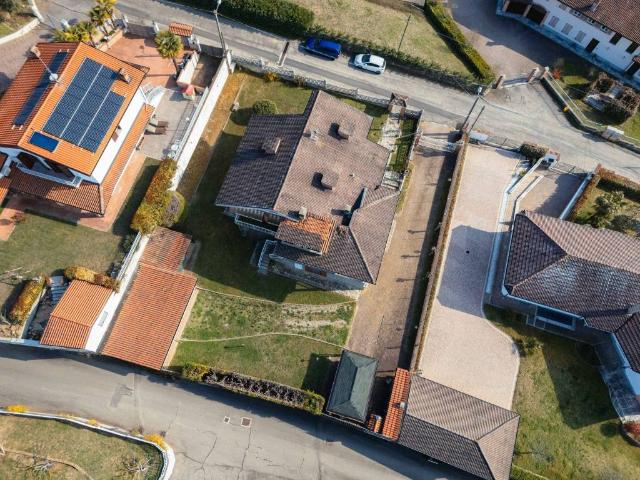 Villa Indipendente in vendita a Piemonte, Asti