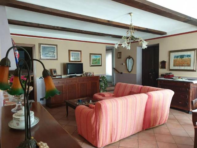 Villa Indipendente in vendita a Piemonte, Asti