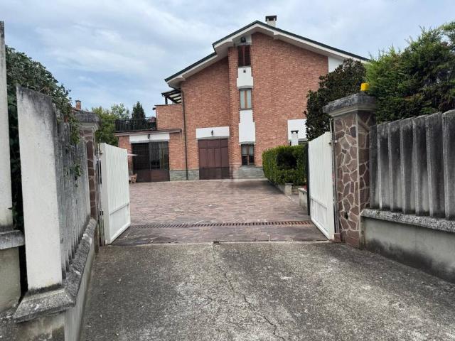 Villa Indipendente in vendita a Castell'Alfero, Asti