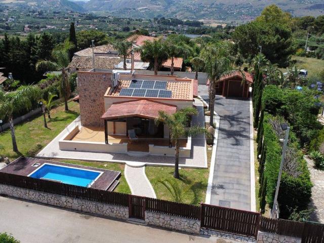 Villa Indipendente in vendita a Castellammare Del Golfo, Sicilia