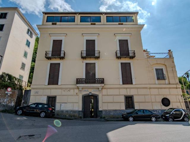 Villa Indipendente in vendita a Castellammare Di Stabia, Campania