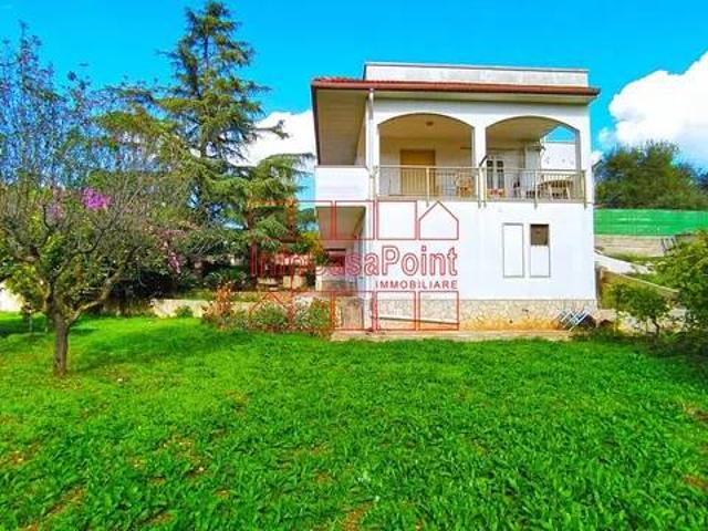 Villa Indipendente in vendita a Castellana Grotte, Bari