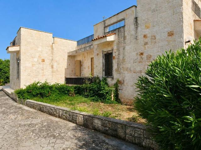 Villa Indipendente in vendita a Castellana Grotte, Bari