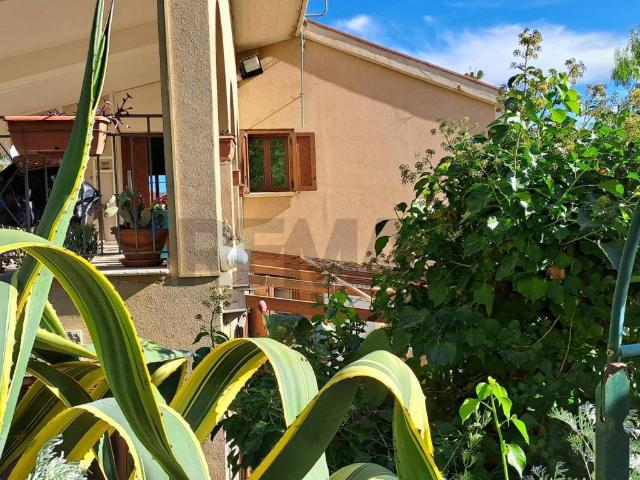 Villa Indipendente in vendita a Castellana Sicula, Sicilia