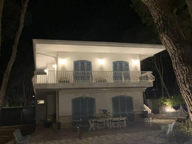 Villa Indipendente in vendita a Castellaneta Marina, Castellaneta