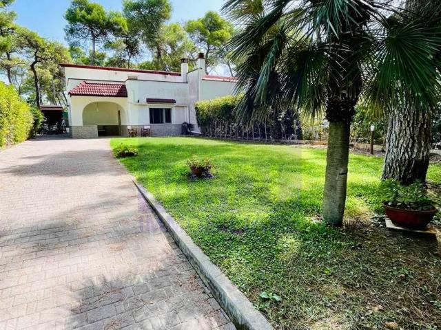 Villa Indipendente in vendita a Castellaneta Marina, Castellaneta