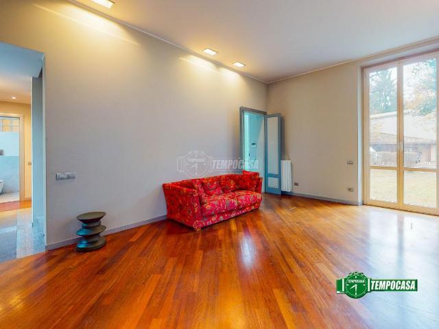 Villa Indipendente in vendita a Castegnate, Castellanza