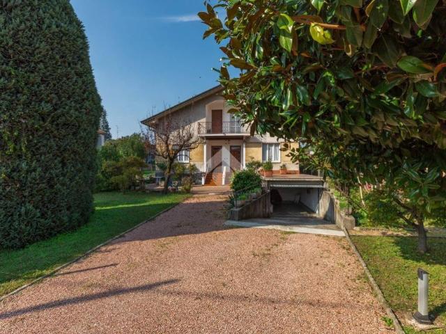 Villa Indipendente in vendita a Castegnate, Castellanza