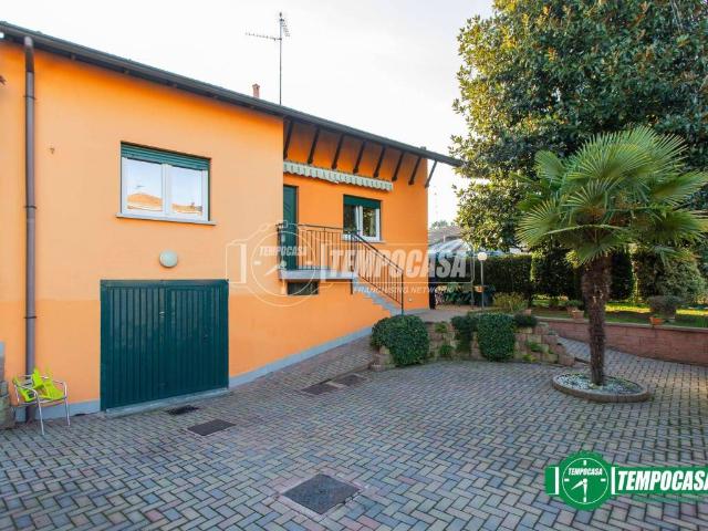 Villa Indipendente in vendita a Castegnate, Castellanza