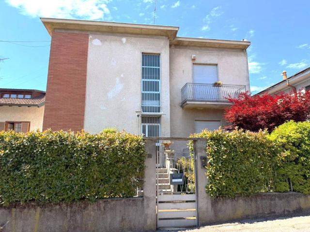 Villa Indipendente in vendita a Castegnate, Castellanza