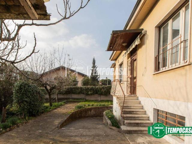 Villa Indipendente in vendita a Castegnate, Castellanza
