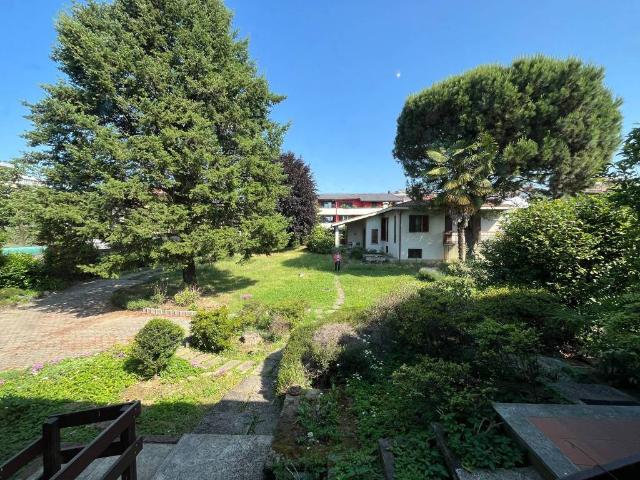 Villa Indipendente in vendita a Castegnate, Castellanza