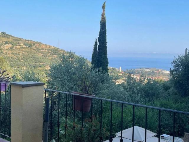 Villa Indipendente in vendita a Castellaro, Liguria