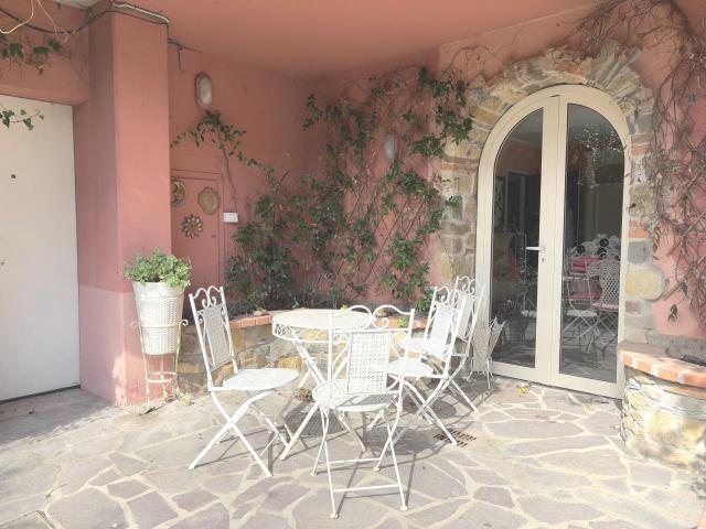 Villa Indipendente in vendita a Castell'arquato, Reggio Emilia
