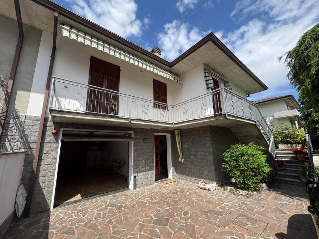 Villa Indipendente in vendita a Castell'arquato, Reggio Emilia