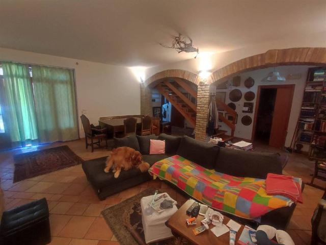Villa Indipendente in vendita a Castell'arquato, Reggio Emilia