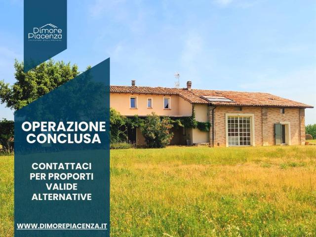 Villa Indipendente in vendita a Castell'arquato, Reggio Emilia