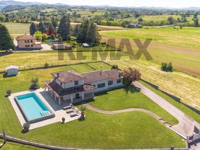 Villa Indipendente in vendita a Castell'arquato, Reggio Emilia