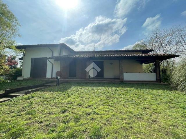 Villa Indipendente in vendita a Castelleone, Cremona