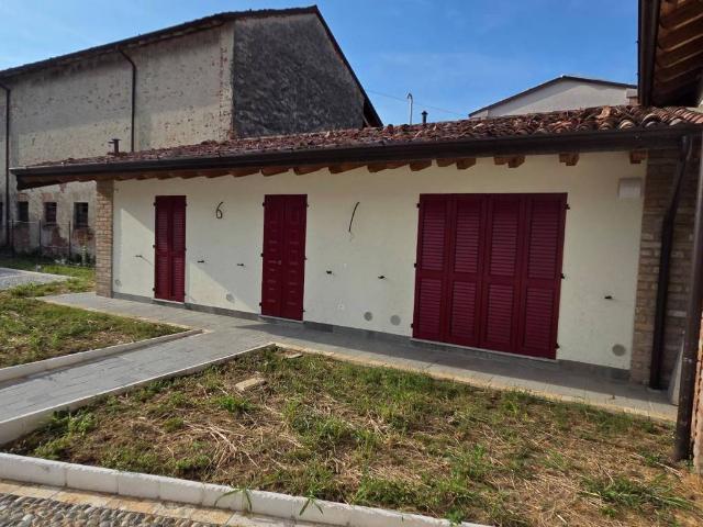 Villa Indipendente in vendita a Castelleone, Lombardia