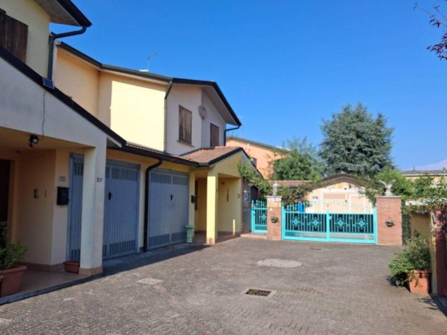 Villa Indipendente in vendita a Castelleone, Lombardia