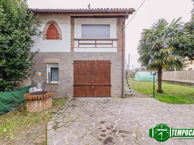 Villa Indipendente in vendita a Castelletto Di Branduzzo, Lombardia