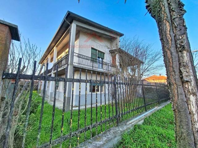 Villa Indipendente in vendita a Castelletto Di Branduzzo, Lombardia