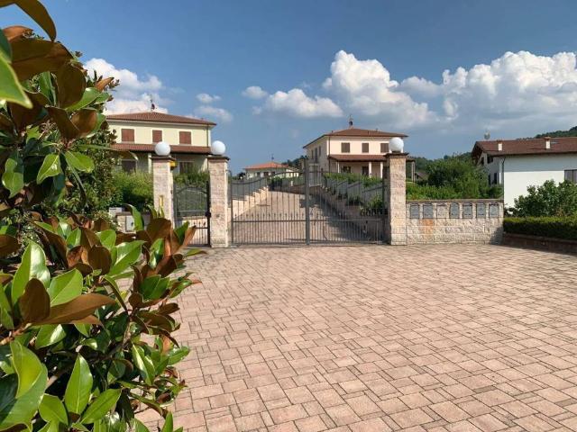 Villa Indipendente in vendita a Piemonte, Alessandria