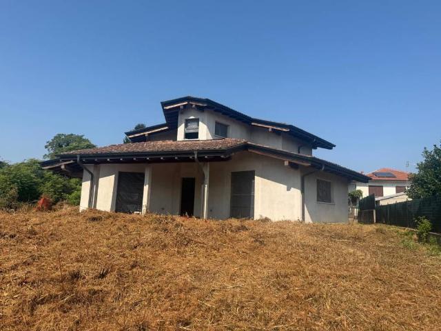 Villa Indipendente in vendita a Castelletto sopra Ticino, Novara