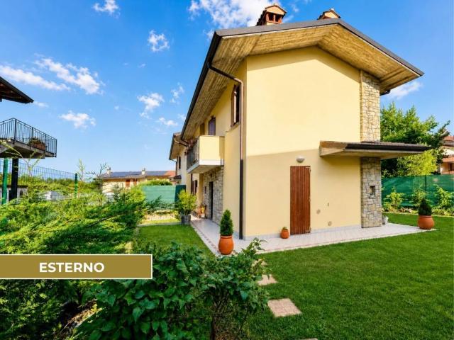Villa Indipendente in vendita a Calepio, Castelli Calepio