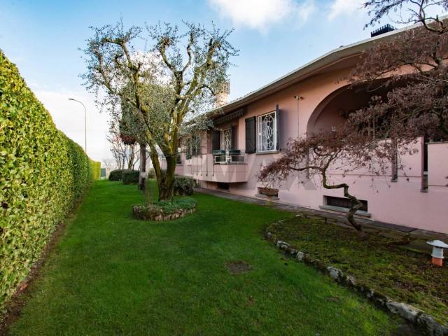 Villa Indipendente in vendita a Tagliuno, Castelli Calepio