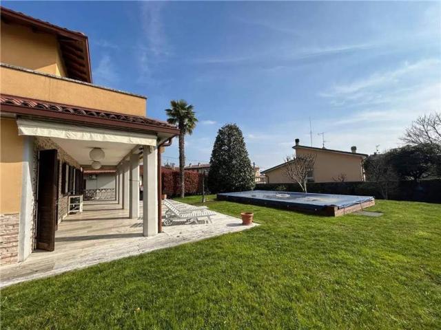 Villa Indipendente in vendita a Tagliuno, Castelli Calepio