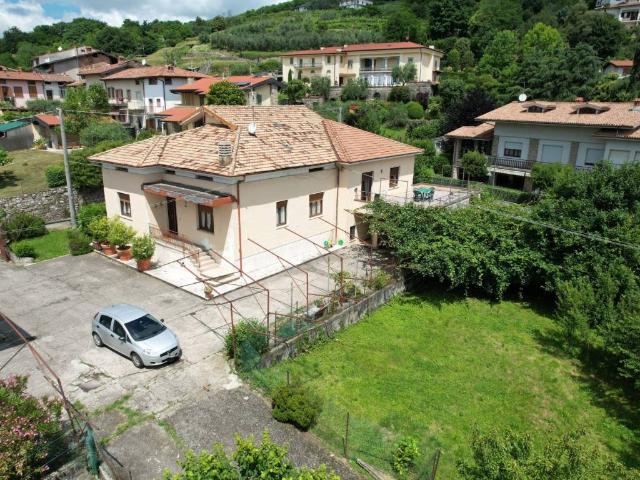 Villa Indipendente in vendita a Tagliuno, Castelli Calepio
