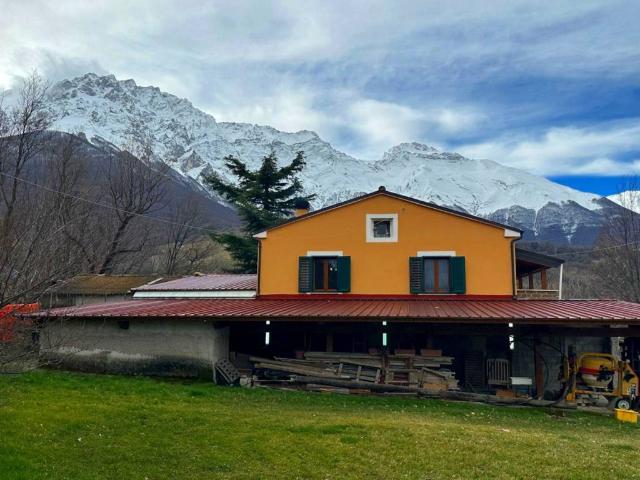 Villa Indipendente in vendita a Castelli, Abruzzo