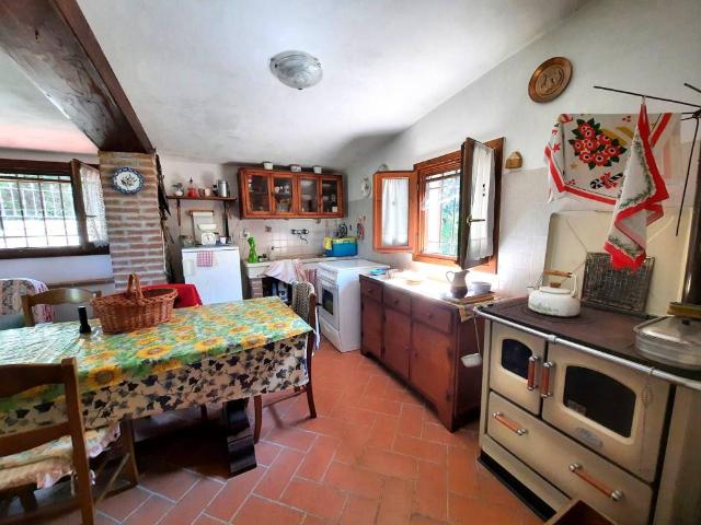 Villa Indipendente in vendita a Castellina Marittima, Toscana